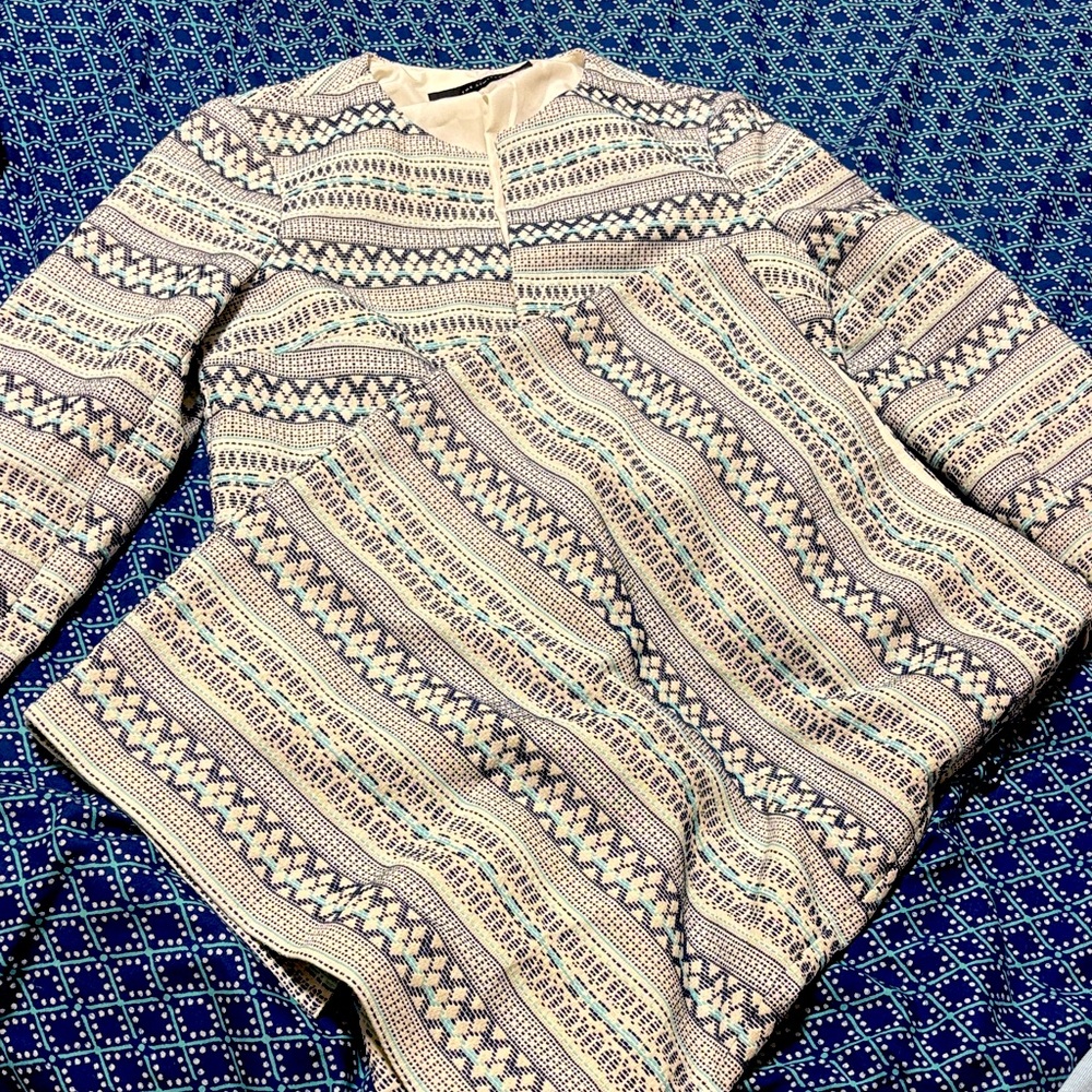 The Limited Blue/Cream Patterned Dress
jacket is xs and the skirt is a size 0